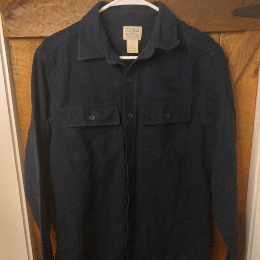 L.L. Bean Chamois Navy Blue Slightly Fitted Flannel